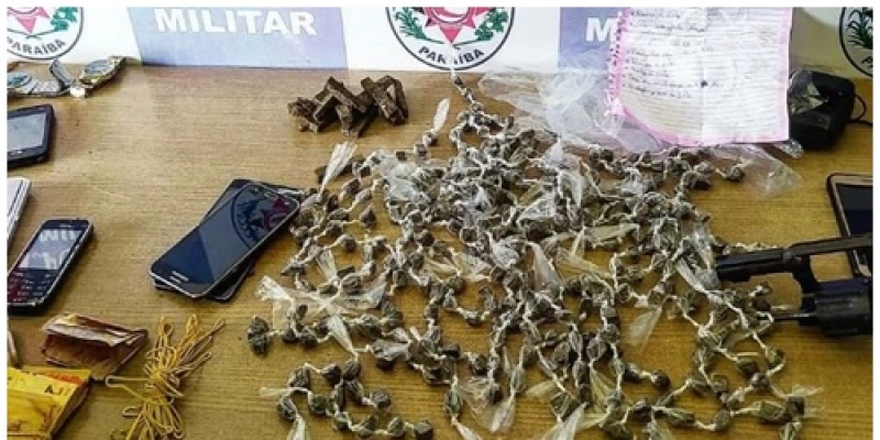 Polícia militar apreende arma de fogo e drogas; confira 
