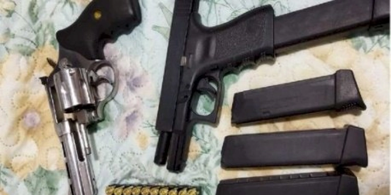 Polícia Civil prende mulher e apreende armas que pertenciam a detento do Presídio PB1 