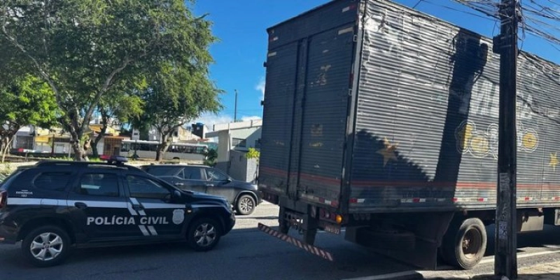 DEFRAUDAÇÕES: Polícia Civil apreende mais de dois mil itens de produtos falsificados