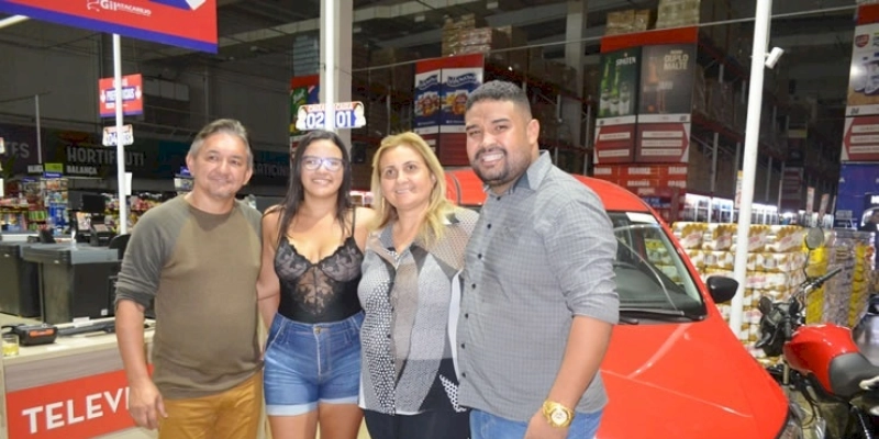 Sousense é ganhadora do Carro 0 km da promoção do Gil Atacarejo; “rezei e pedi a Deus, e ele me ouviu”, disse mulher emocionada; Assista 