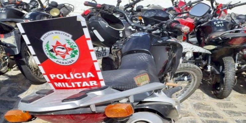 Motocicleta com restrição de roubo/furto é recuperada no Conjunto Frei Damião, em Sousa