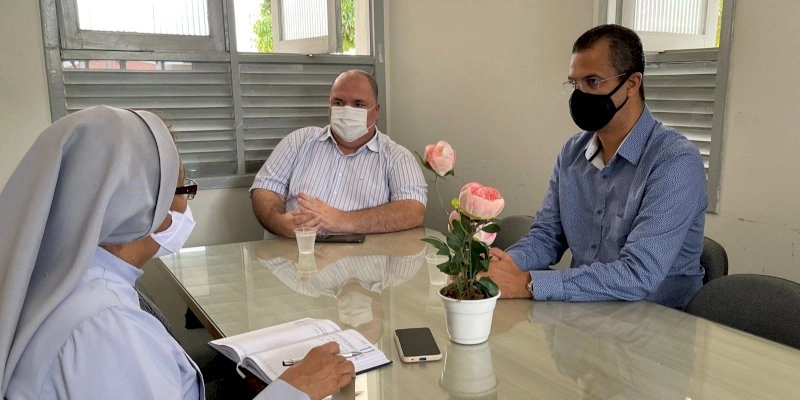 83.870 idosos moram em abrigos; deputado visita instituições para conhecer estruturas e mapear necessidades