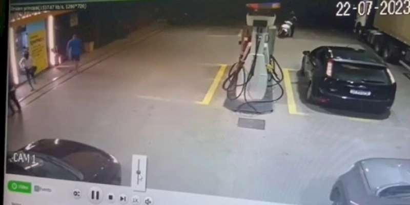 Bandido troca tiro durante assalto a posto de combustível em Sousa; Vídeo 