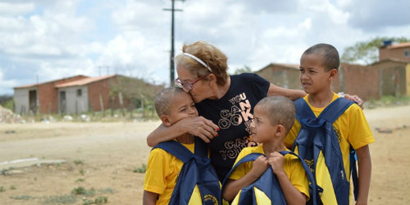Crianças e adolescentes da LBV e Sesuma promovem ação em prol do meio ambiente no Bairro de Novo Horizonte  