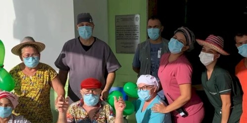 Biliu de Campina recebe alta médica do Complexo Hospitalar Municipal Pedro I