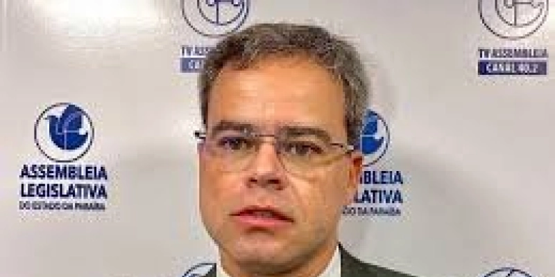 Saída de Roberto de Souza da secretaria de educação gera repercussões na Paraíba