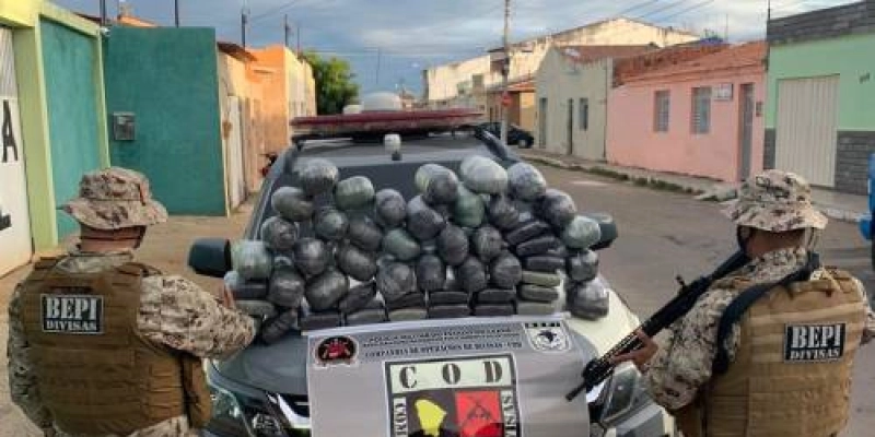 Carregamento de droga com destino a rodoviária em Cajazeiras é interceptada no Ceará; quatro são presos 