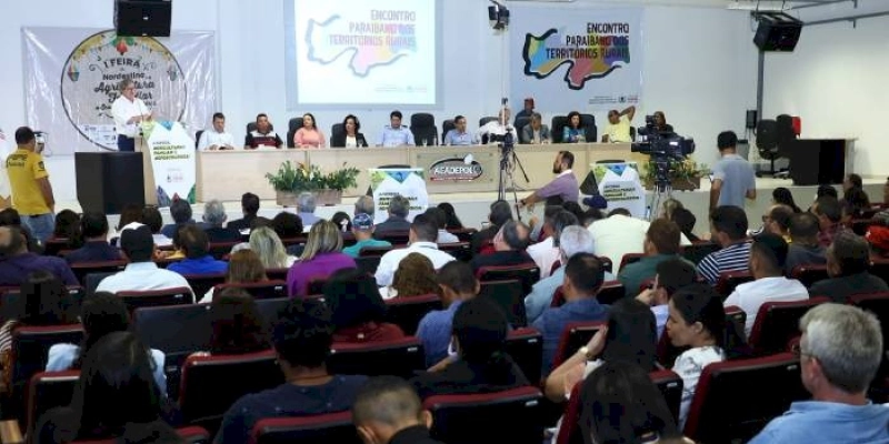 João Azevêdo autoriza novos investimentos para a agricultura familiar em Encontro Estadual dos Territórios Rurais