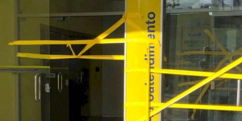 Quadrilha rende funcionários, invade banco e pratica assalto no interior do estado 
