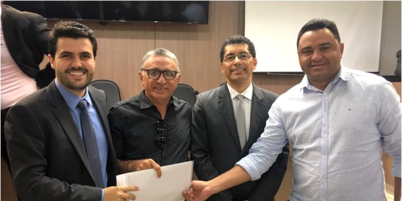 Ex-prefeito de Poço Dantas, Itamar Moreira reivindica estadualização de estrada durante Audiência Pública com secretário