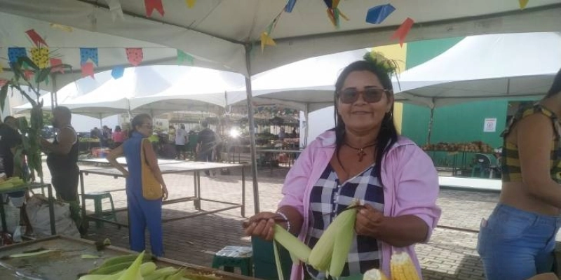 Festival do Milho da Cecaf reúne preço acessível, gastronomia regional, serviços, apresentações culturais e artesanato; o cliente recebe os produtos do campo direto para sua casa, diz Jerônimo Jr