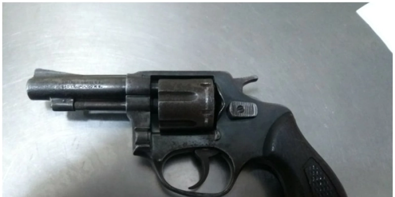 Polícia apreende adolescente suspeito de tentar roubar trabalhadores nesta sexta-feira