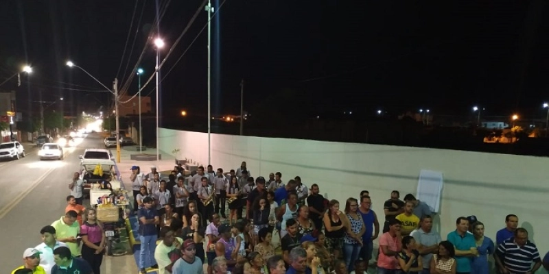 Tyrone inaugura calçadão, entrega obra de construção de açudes com distribuição de alevinos em Sousa