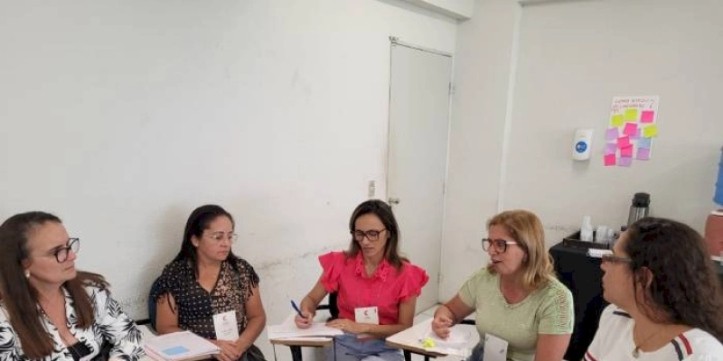 Gilmara Formiga e gestores escolares de Sousa participam de curso da Fundação Lemann, em Caruaru-PE
