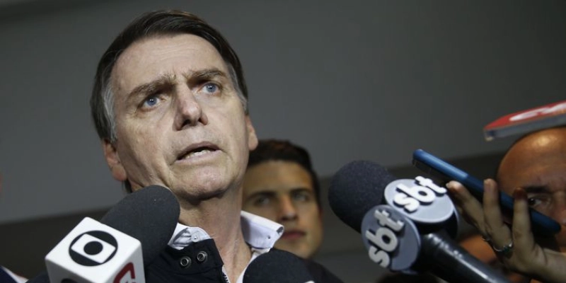 Bolsonaro lidera entre mulheres, negros e em quatro regiões, diz Ibope