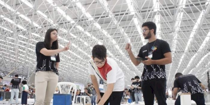 Olimpíada Brasileira de Robótica segue nesta quarta-feira com desafios das etapas regionais