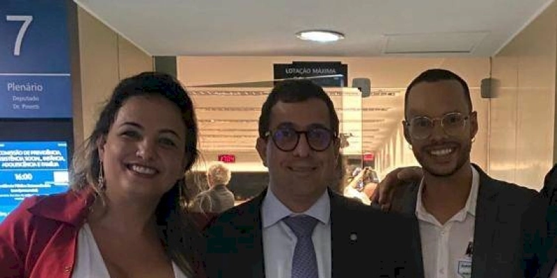 Gervásio Maia assina apoio à Frente Parlamentar LGBT no Congresso
