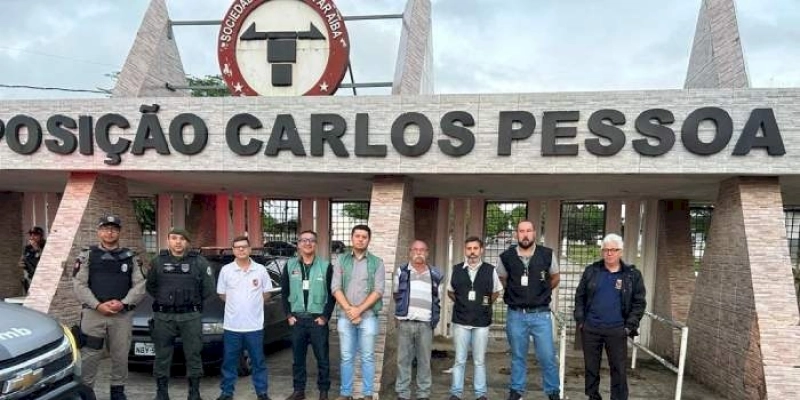 Feira de animais em Campina Grande é alvo de fiscalização conjunta do CRMV-PB, MPPB, PM e PRF