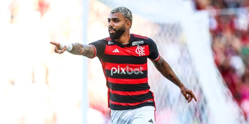 Torcedores se revoltam após Gabigol vestir camisa do Corinthians: ‘Suma do Flamengo’