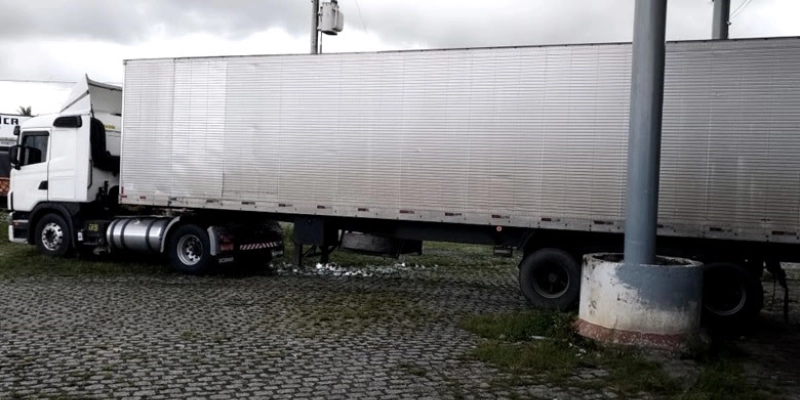 Motorista é autuado no posto de Cruz de Almas por descumprir parada obrigatória de carga
