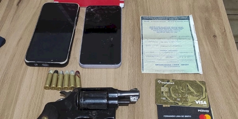 Polícia apreende adolescente por porte ilegal de armas 