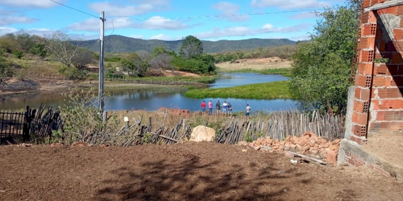 Homem morre dentro de açude, após sofrer forte descarga elétrica, em Nazarezinho