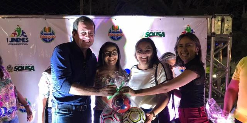 Em Sousa, prefeito Fábio Tyrone participa de cerimônia de abertura do I Jogos da Integração das Escolas Municipais