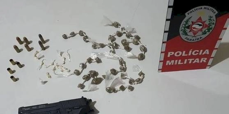 OPERAÇÃO SATURAÇÃO: Polícia Militar recupera veículo roubado e prende quatro suspeitos de tráfico de drogas