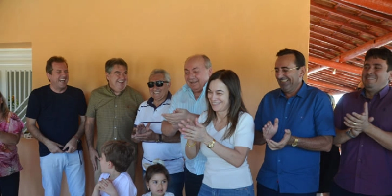 Aniversário de Aparecida, esposa de João Estrela reúne as principais lideranças política de Sousa; Imagens