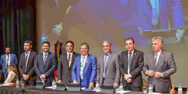 ALPB concede cidadania paraibana a André Luiz Ceciliano e medalha Epitácio Pessoa a Newton Vita