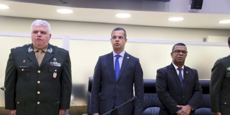 Assembleia Legislativa realiza sessão em homenagem a Duque de Caxias e em comemoração ao Dia do Soldado