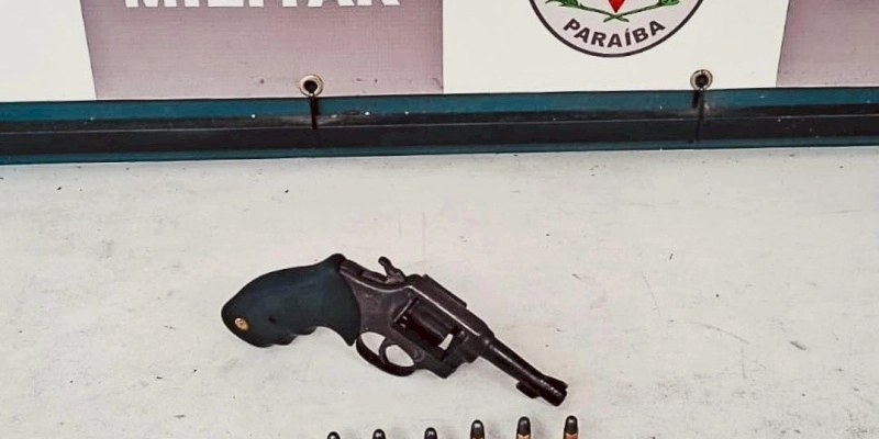 Polícia prende três pelo crime de porte ilegal de arma de fogo no interior do estado