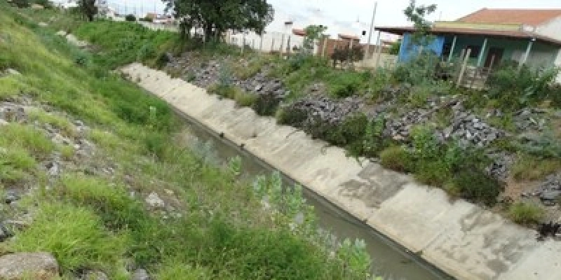 MPF constata esgoto doméstico e danos em canal da transposição do São Francisco, na Paraíba 