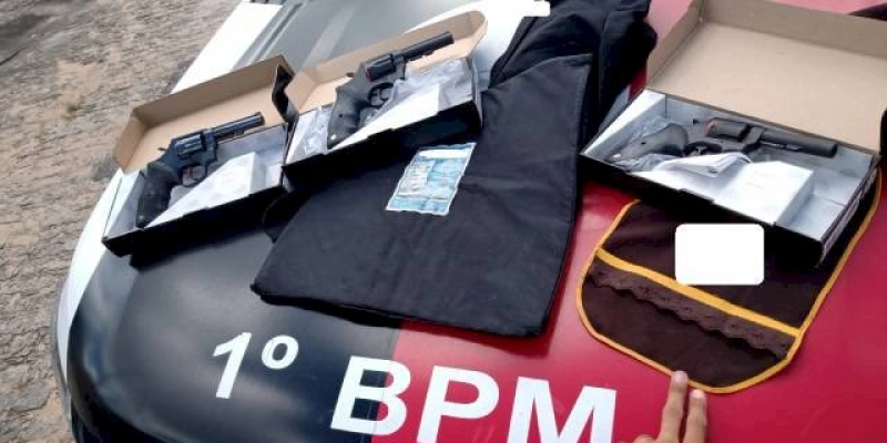  Polícia apreende três armas de fogo e 13 coletes balísticos em casa 