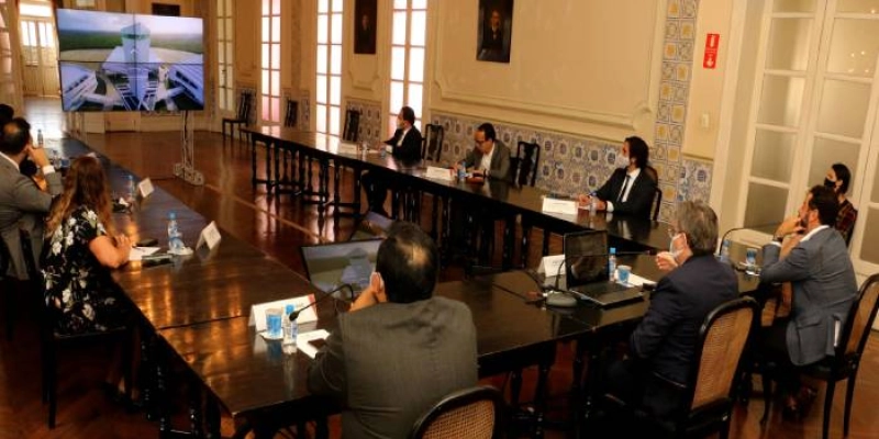 João apresenta projeto do Polo Turístico Cabo Branco a representantes do Ministério do Turismo