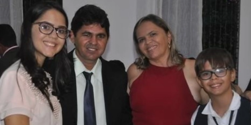 Familiares de Goreti Abrantes manifestam agradecimentos à equipe do Hospital Napoleão Laureano pelo sucesso da cirurgia