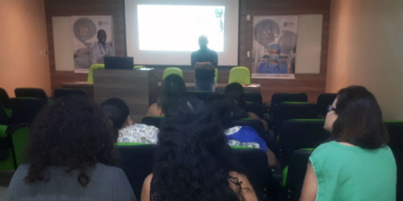 Colaboradores do Hospital de Trauma de João Pessoa participam de oficina sobre cirurgia robótica