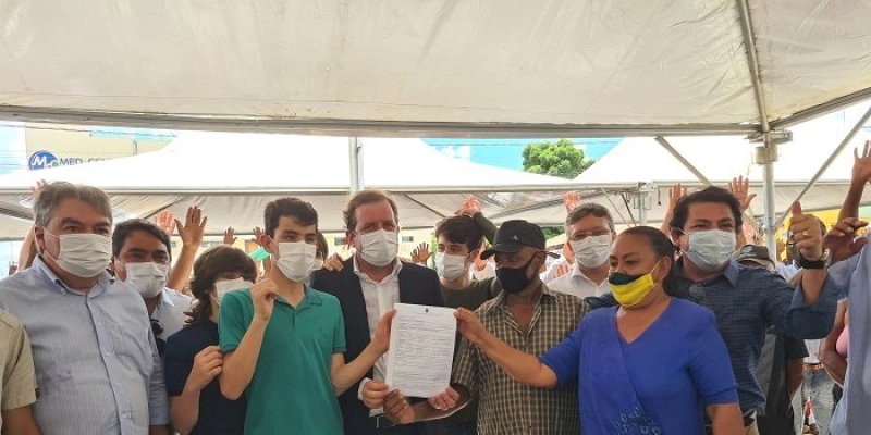 Ao participar de entrega de CCUs para dois Assentamentos de Sousa; prefeito Tyrone anuncia que vai construir UBS e Escola Municipal