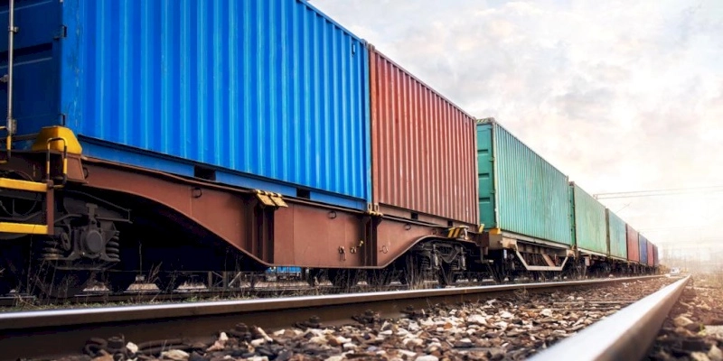 Sinduscon-JP defende construção de ferrovia para desafogar setor de cargas e triplicação de BR