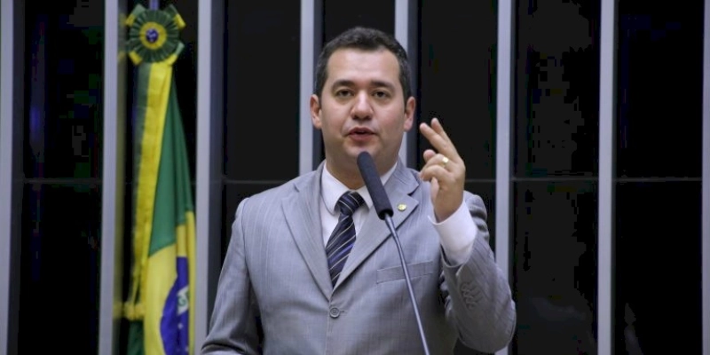 Comissão de Seguridade aprova projeto com piso salarial de R$ 6,5 mil para farmacêuticos