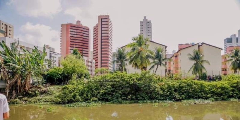 Cícero Lucena autoriza obras para construção de uma ponte e uma passarela no Bairro São José