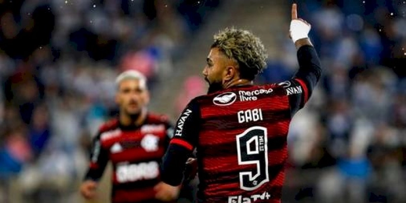 Gabriel brilha e Flamengo derrota Universidad Católica no Chile; confira
