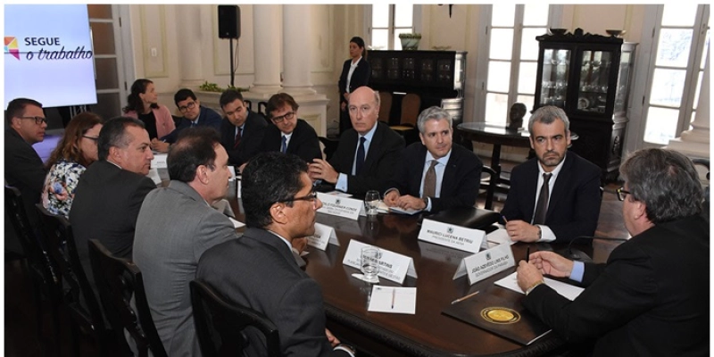 Azevêdo apresenta potenciais da Paraíba para dirigentes da empresa espanhola Aena