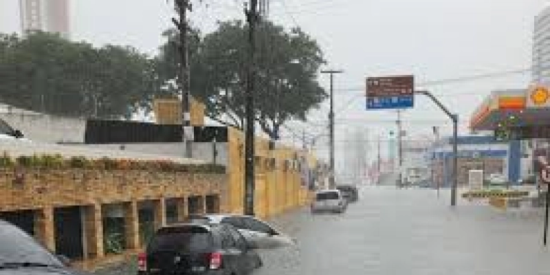 Defesa Civil recebe novo alerta de risco alto de chuvas para este sábado na Capital e PMJP mantém equipes de prontidão