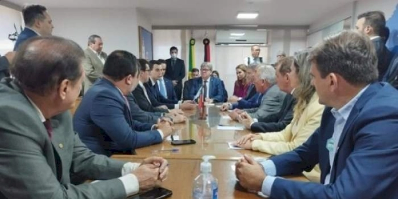 Chico Mendes comemora e exalta esforço para voo regional em Cajazeiras