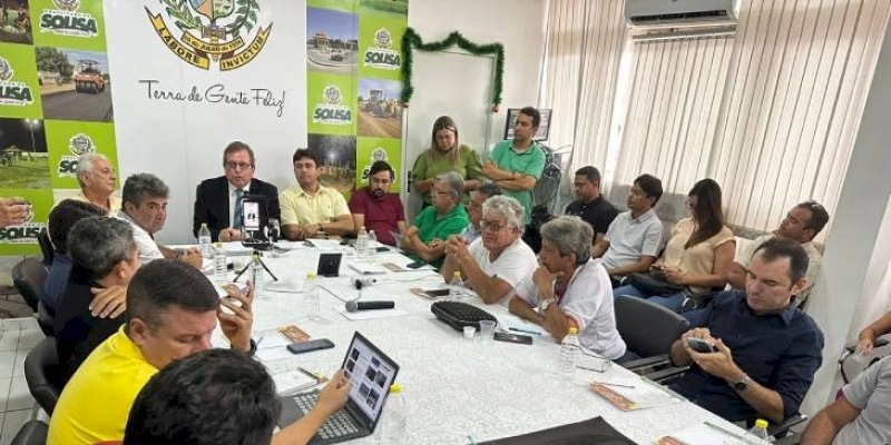 Tyrone fala de satisfação administrativa, desafio eleitoral, divida da DAESA, promessa comprida com o servidor