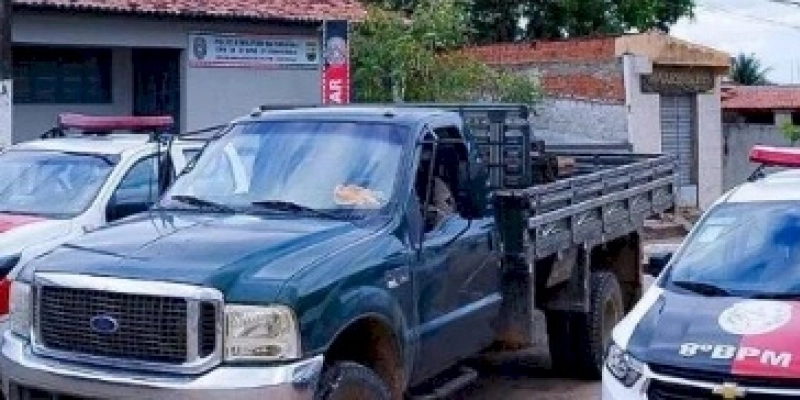 Polícia recupera caminhão roubado no interior do estado 