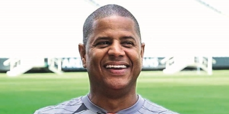 URGENTE: Ex-craque do Corinthians, Marcelinho Carioca, é sequestrado em Itaquaquecetuba (SP)