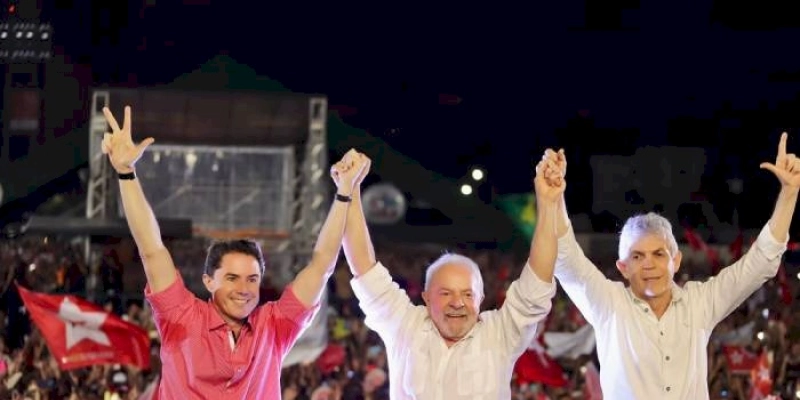 “Na Paraíba eu tenho um candidato a governador e ele é Veneziano”, diz Lula em Campina Grande
