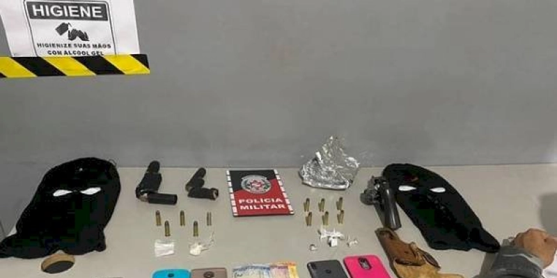Policiais Militares numa ação rápida prendem suspeitos e apreendem arma de fogo